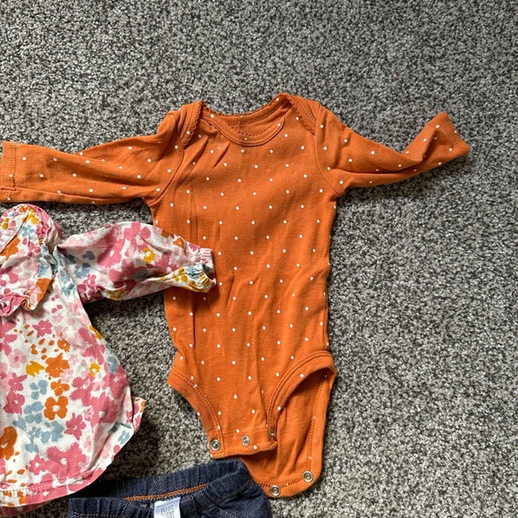 Carter’s outfit set - Picture 3 of 4